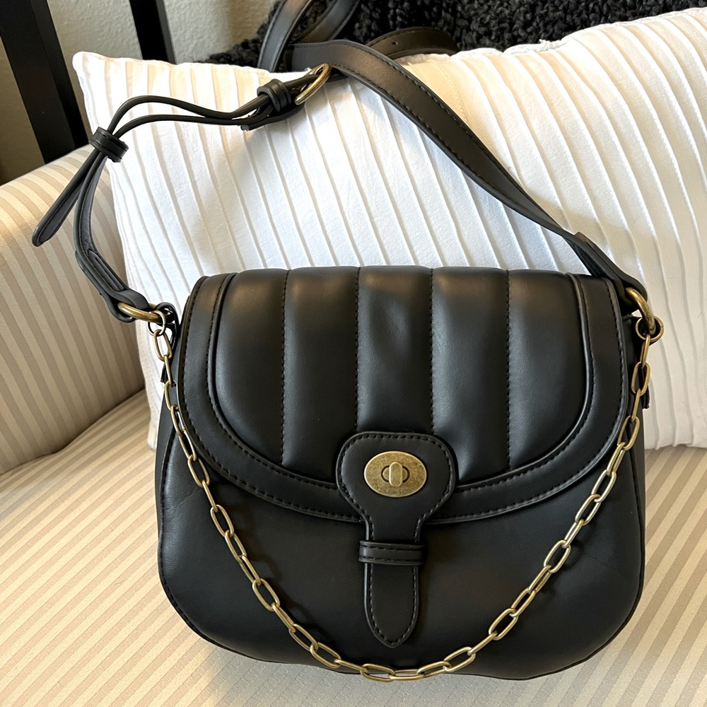 Universal Thread Black Crossbody